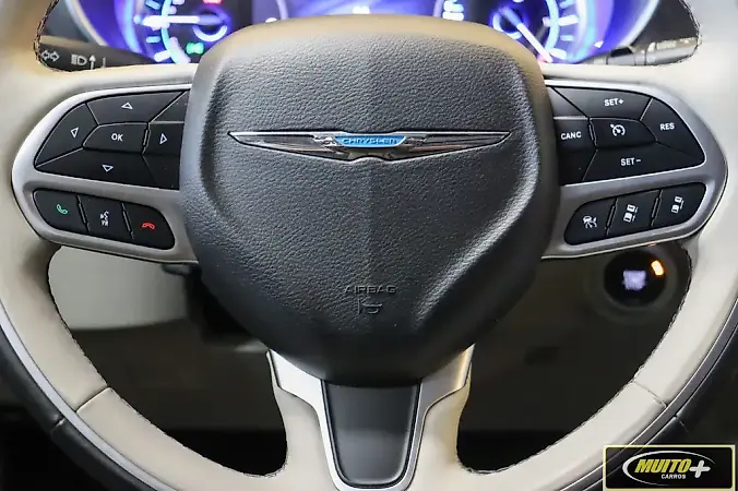 Chrysler Pacifica Plug-in Hybrid - Imagem 9