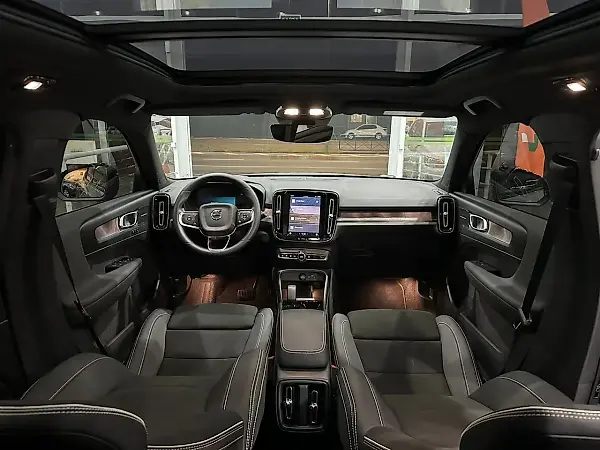 Volvo XC40 Recharge - Imagem 7