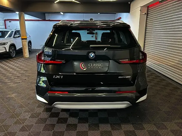 BMW IX1 - Imagem 3