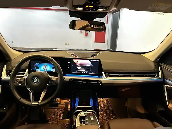 BMW IX1 - Imagem 6