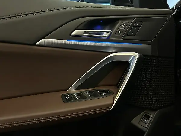 BMW IX1 - Imagem 14