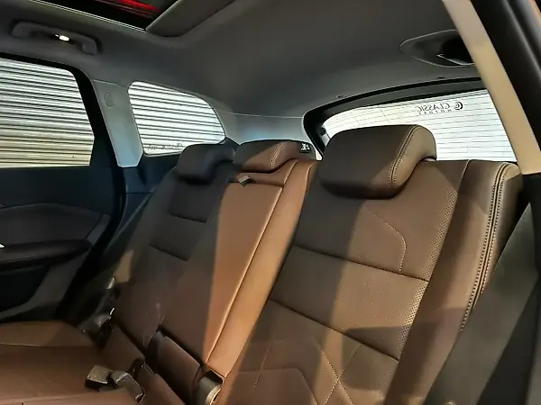BMW IX1 - Imagem 13