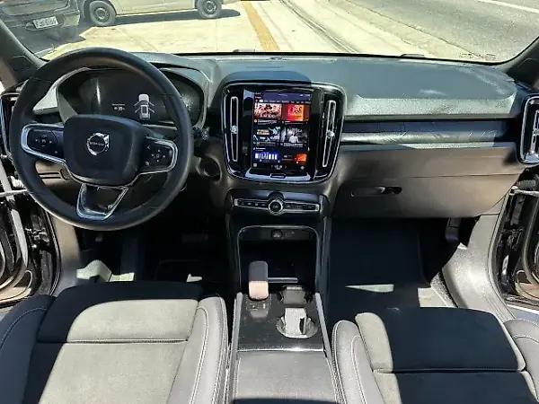 Volvo XC40 Recharge - Imagem 11