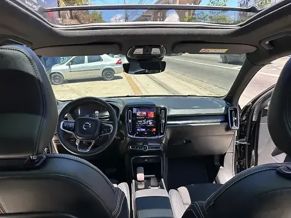 Volvo XC40 Recharge - Imagem 14