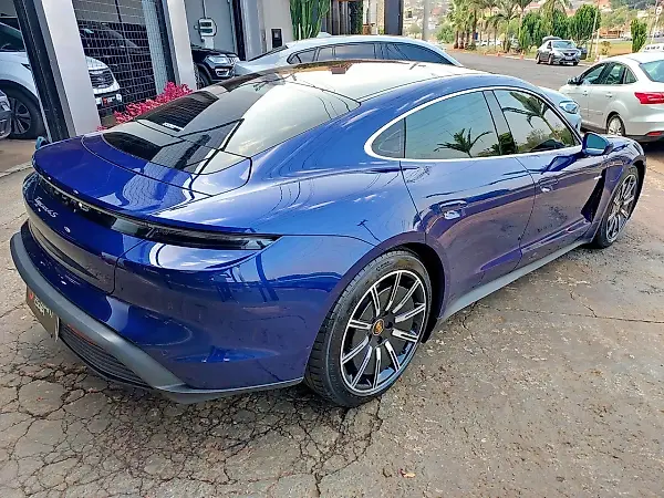 Porsche Taycan - Imagem 4