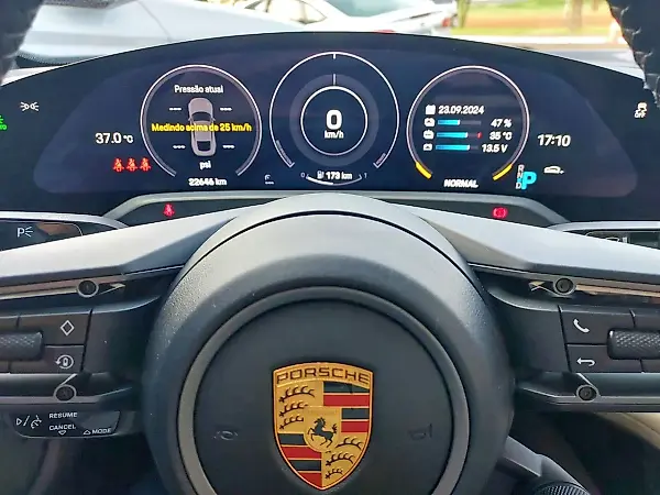 Porsche Taycan - Imagem 10