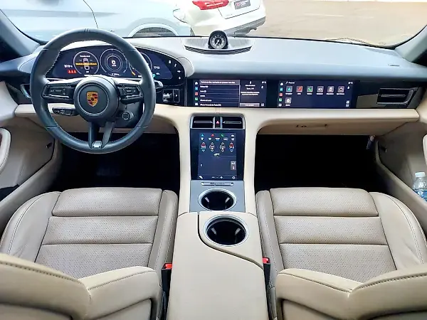 Porsche Taycan - Imagem 7