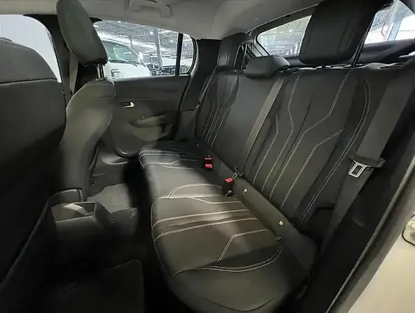 Peugeot E-208 - Imagem 10