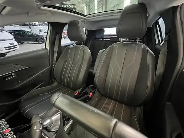 Peugeot E-208 - Imagem 12