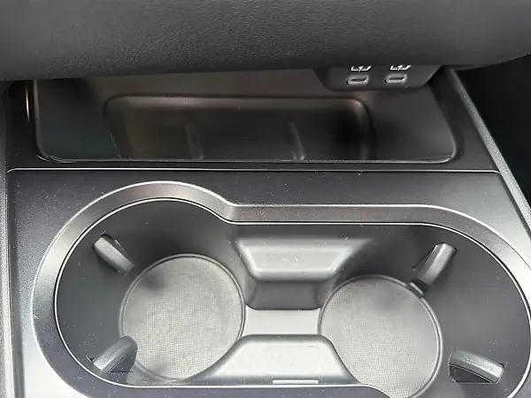 Lexus Ux 300e - Imagem 17