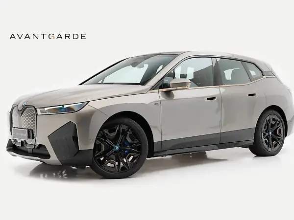BMW Ix - Imagem 1