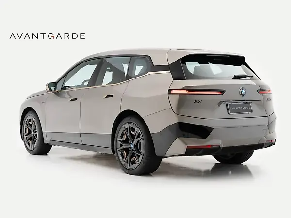 BMW Ix - Imagem 4