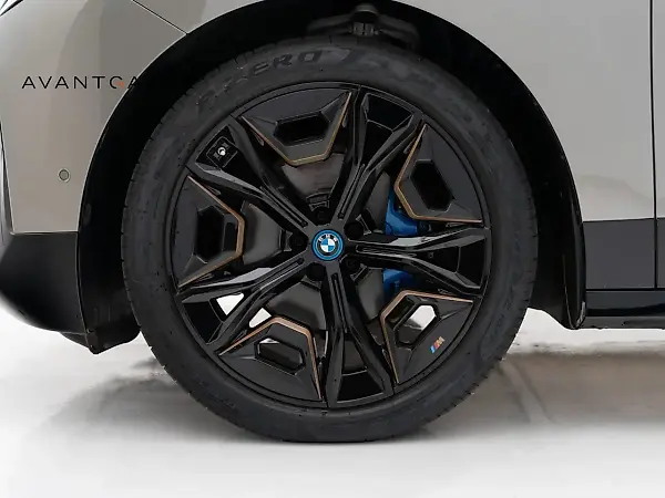 BMW Ix - Imagem 9