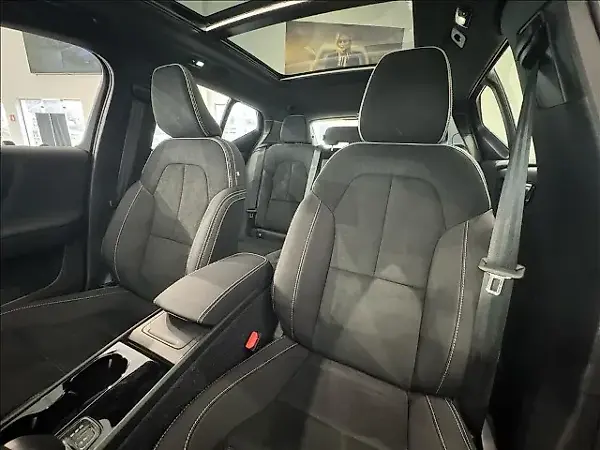 Volvo EX40 - Imagem 6