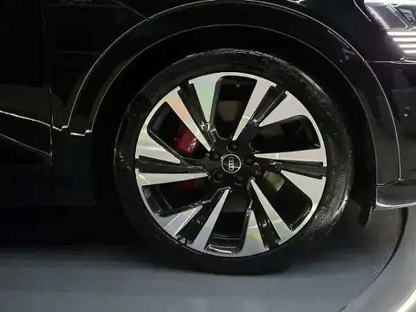 Audi Q8 E-tron - Imagem 20