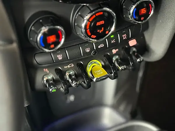 Mini Cooper SE - Imagem 14