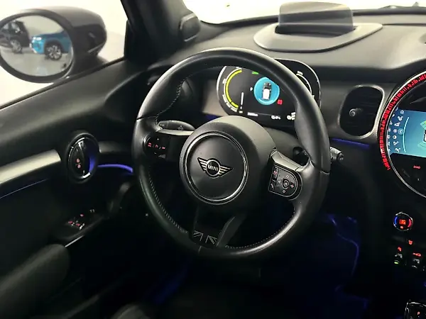 Mini Cooper SE - Imagem 13