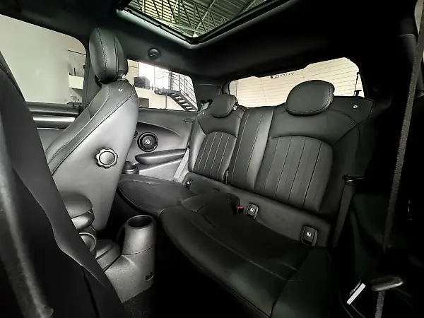 Mini Cooper SE - Imagem 17