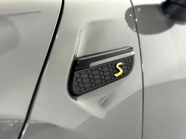 Mini Cooper SE - Imagem 18