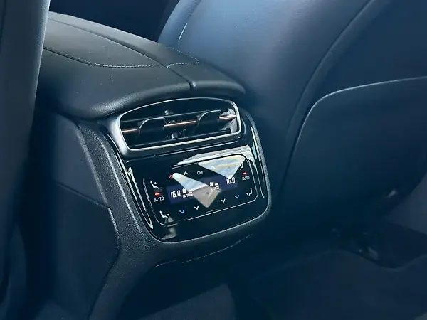 Mercedes Eqe 300 - Imagem 13
