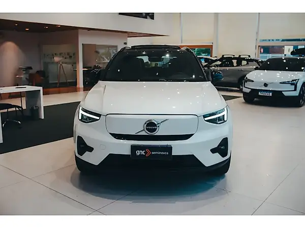 Volvo XC40 Recharge - Imagem 1