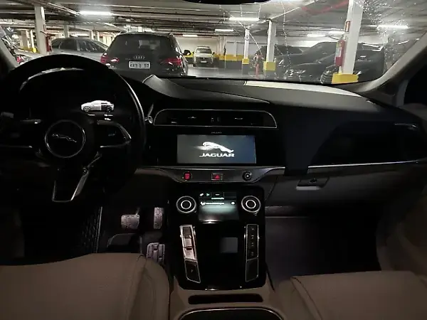 Jaguar I-pace - Imagem 11
