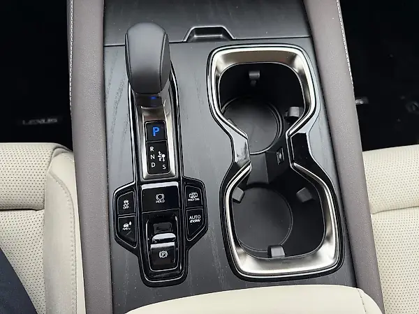 Lexus Nx 450h+ Plug-in Hybrid - Imagem 14