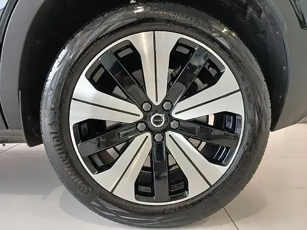Volvo XC40 Recharge - Imagem 8