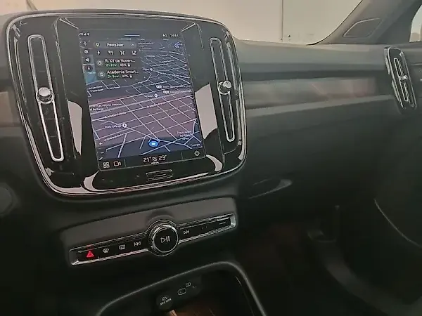 Volvo XC40 Recharge - Imagem 13