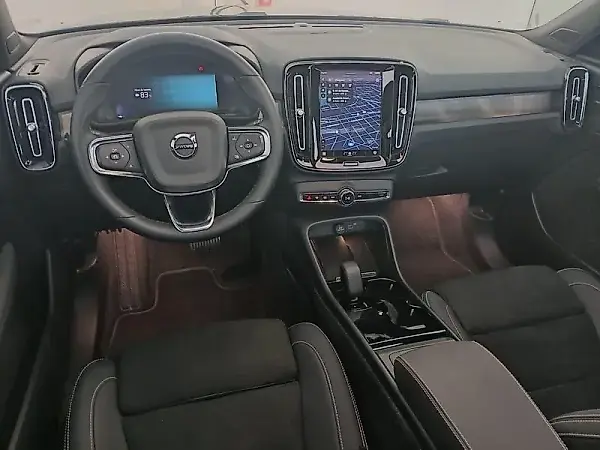 Volvo XC40 Recharge - Imagem 11