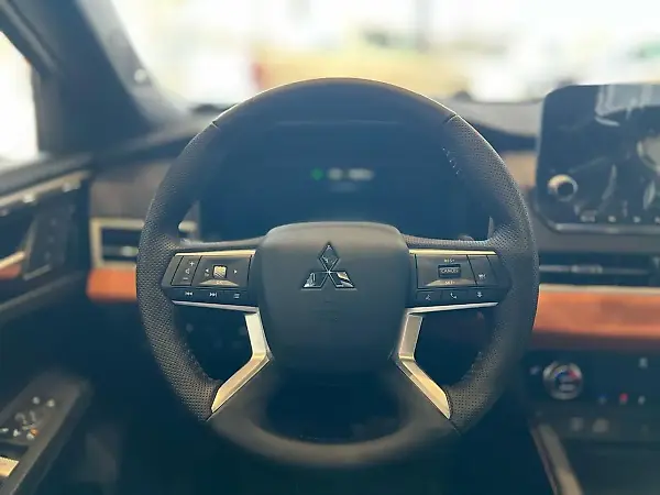 Mitsubishi Outlander Plug-in Hybrid - Imagem 18