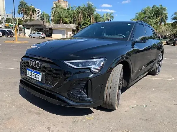 Audi Q8 E-tron - Imagem 1