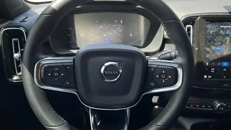 Volvo XC40 Recharge - Imagem 9