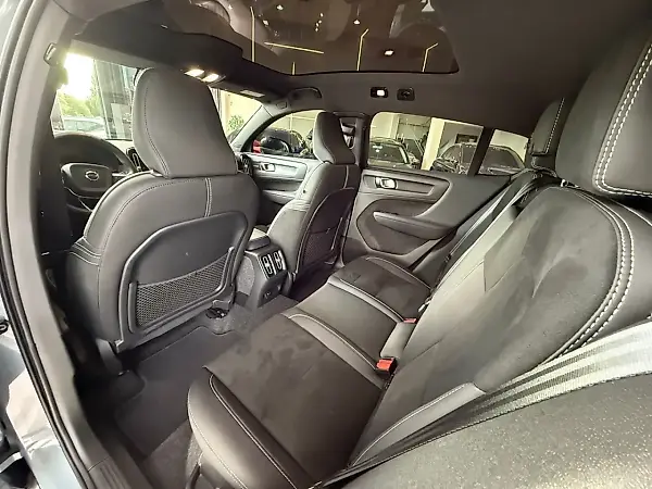 Volvo C40 Recharge - Imagem 12