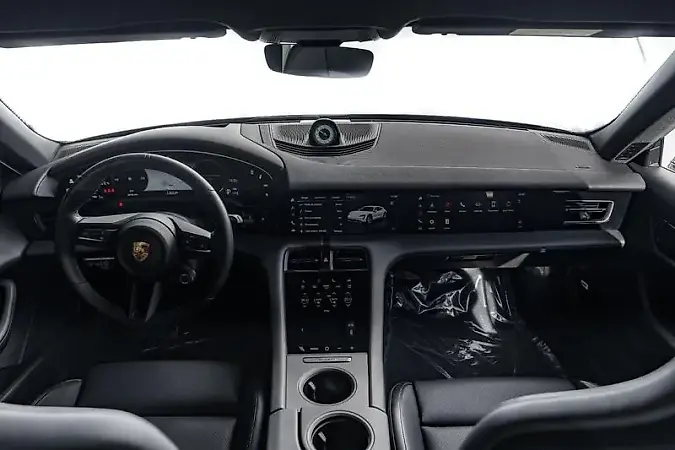 Porsche Taycan - Imagem 7