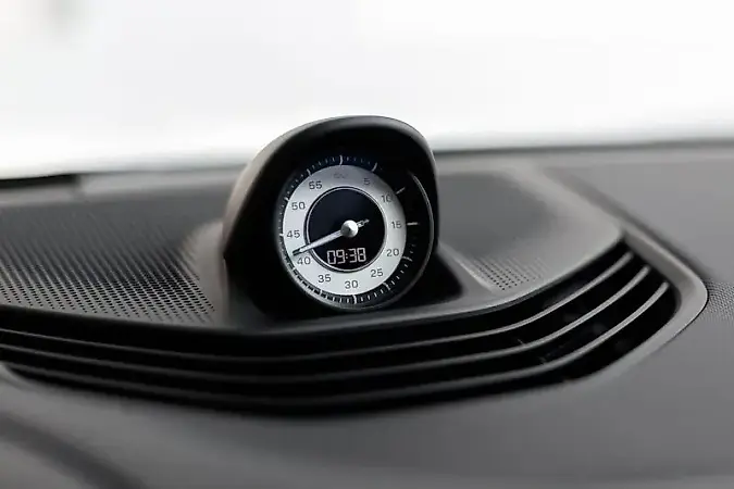 Porsche Taycan - Imagem 9