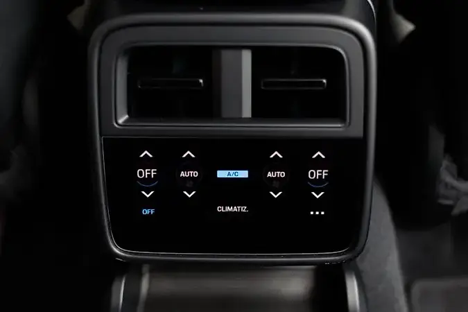 Porsche Taycan - Imagem 14