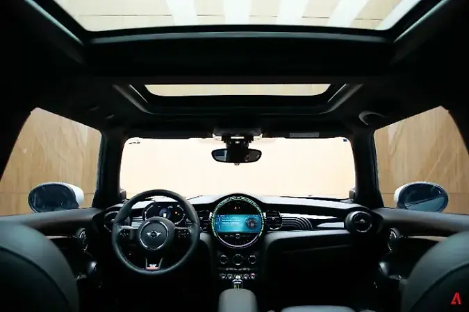 Mini Cooper SE - Imagem 16