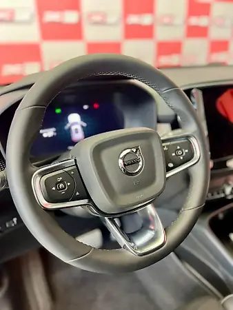 Volvo XC40 Recharge - Imagem 12