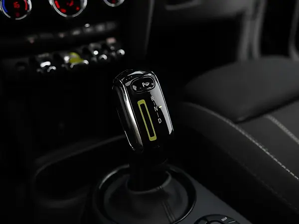Mini Cooper SE - Imagem 15