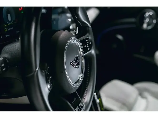 Mini Cooper SE - Imagem 13