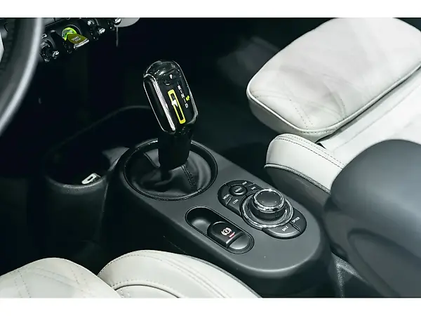 Mini Cooper SE - Imagem 19