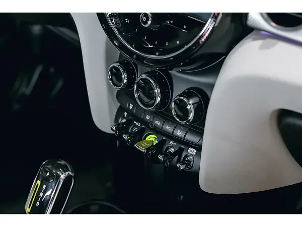 Mini Cooper SE - Imagem 17