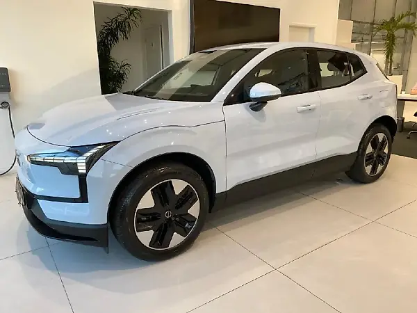 Volvo EX30 - Imagem 1