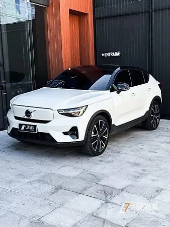 Volvo C40 Recharge - Imagem 1