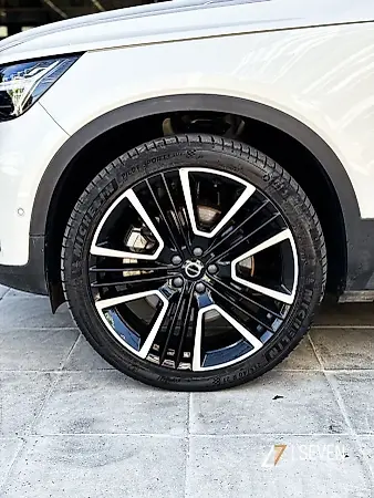 Volvo C40 Recharge - Imagem 18