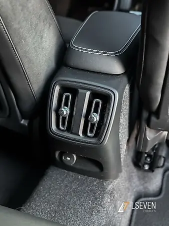 Volvo C40 Recharge - Imagem 15
