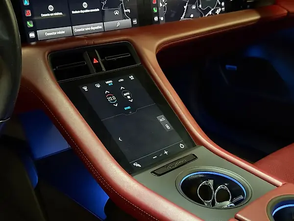 Porsche Taycan - Imagem 10