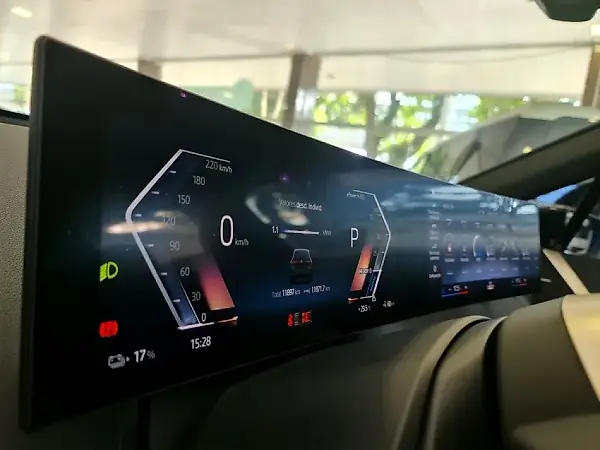 BMW Ix - Imagem 6