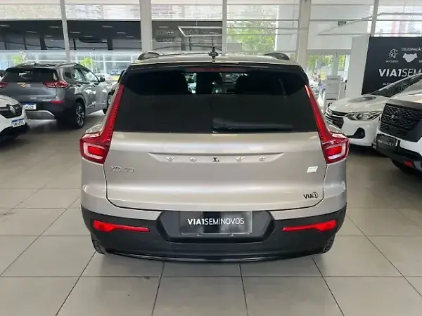 Volvo XC40 Recharge - Imagem 5